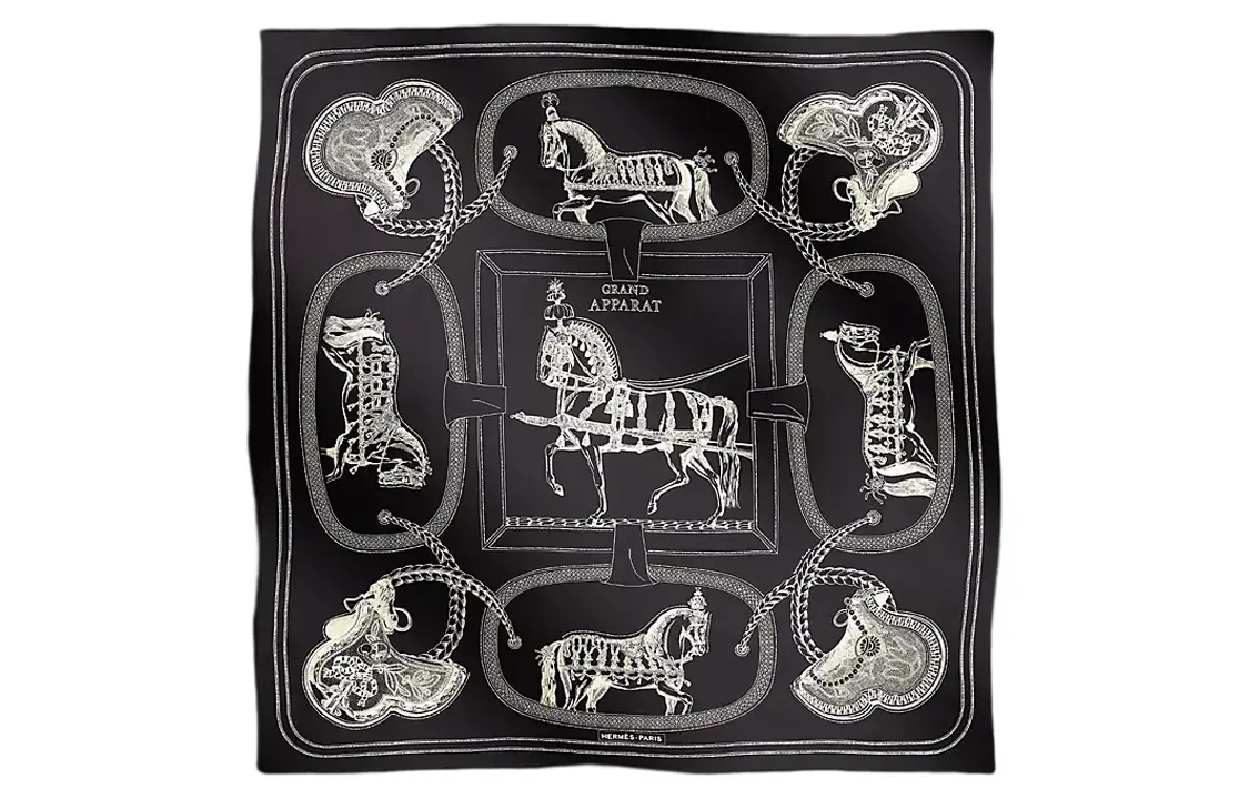 Шелковый шарф мужской черный HERMES
Шелковый шарф мужской черный HERMES