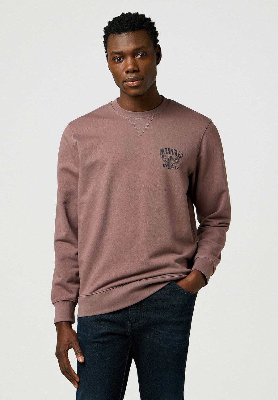 Толстовка Wrangler LONG SLEEVE AMERICANA CREW FOR REGULAR FIT, Peppercorn/Dark Brown, Коричневый, Толстовка Wrangler LONG SLEEVE AMERICANA CREW FOR REGULAR FIT, Peppercorn/Dark Brown
Толстовка Wrangler LONG SLEEVE AMERICANA CREW FOR REGULAR FIT, Peppercorn/Dark Brown, Коричневый, Толстовка Wrangler LONG SLEEVE AMERICANA CREW FOR REGULAR FIT, Peppercorn/Dark Brown