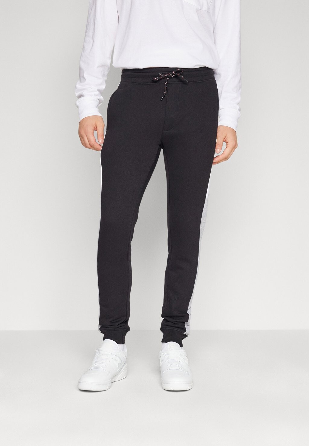 Спортивные брюки JPSTWILL JJREID PANT Jack & Jones, черный
Спортивные брюки JPSTWILL JJREID PANT Jack & Jones, черный