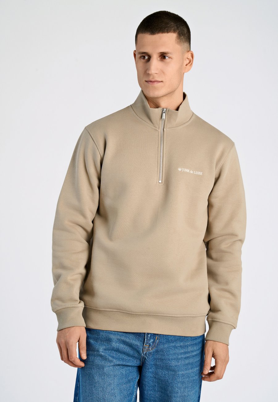 Толстовка Junk De Luxe Sweatshirt, Lt Dusty Sand/Sand, Бежевый, Толстовка Junk De Luxe Sweatshirt, Lt Dusty Sand/Sand
Толстовка Junk De Luxe Sweatshirt, Lt Dusty Sand/Sand, Бежевый, Толстовка Junk De Luxe Sweatshirt, Lt Dusty Sand/Sand
