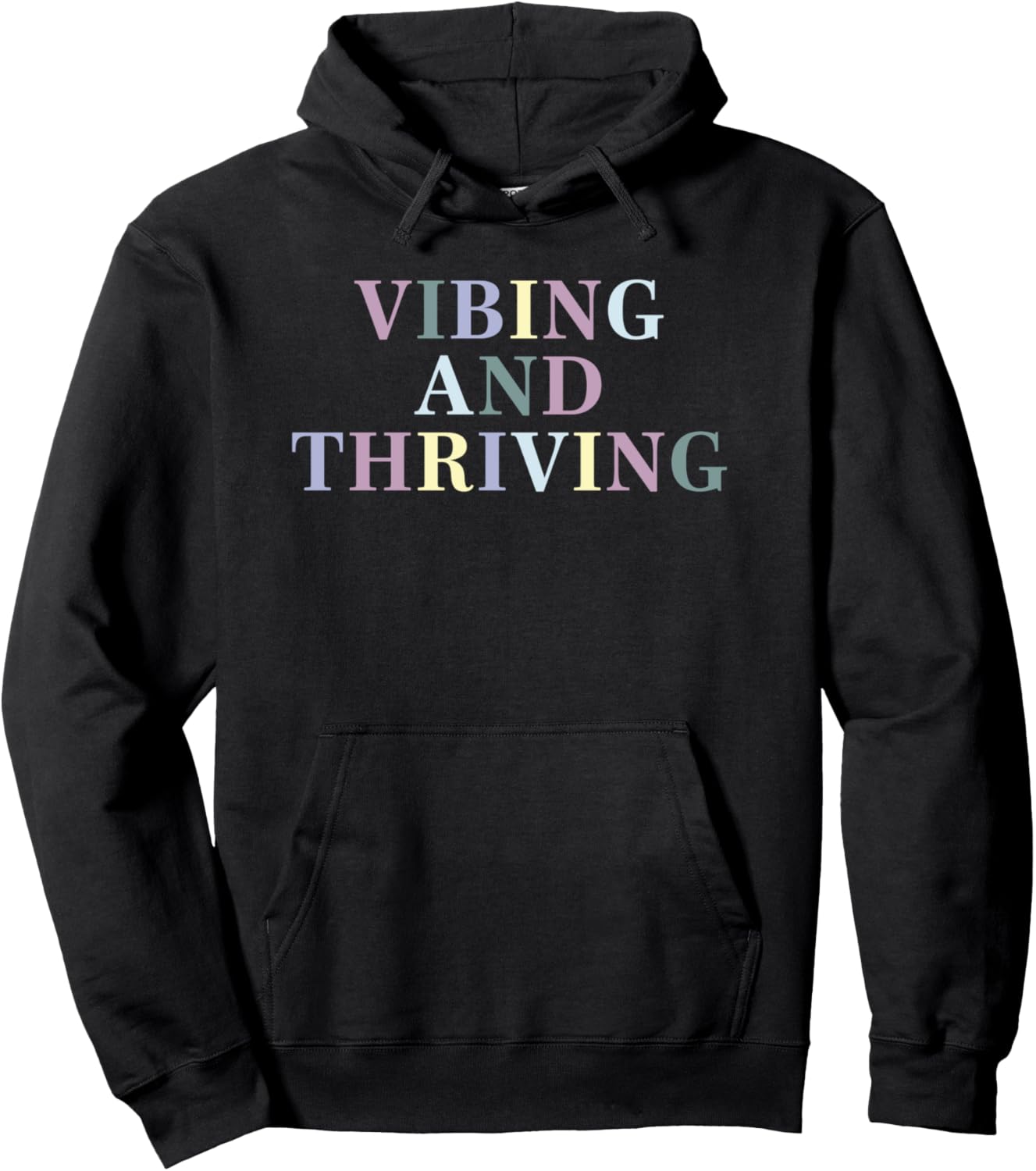 Худи с разноцветным принтом «Vibing And Thriving», черное Trendy Apparel
Худи с разноцветным принтом «Vibing And Thriving», черное Trendy Apparel