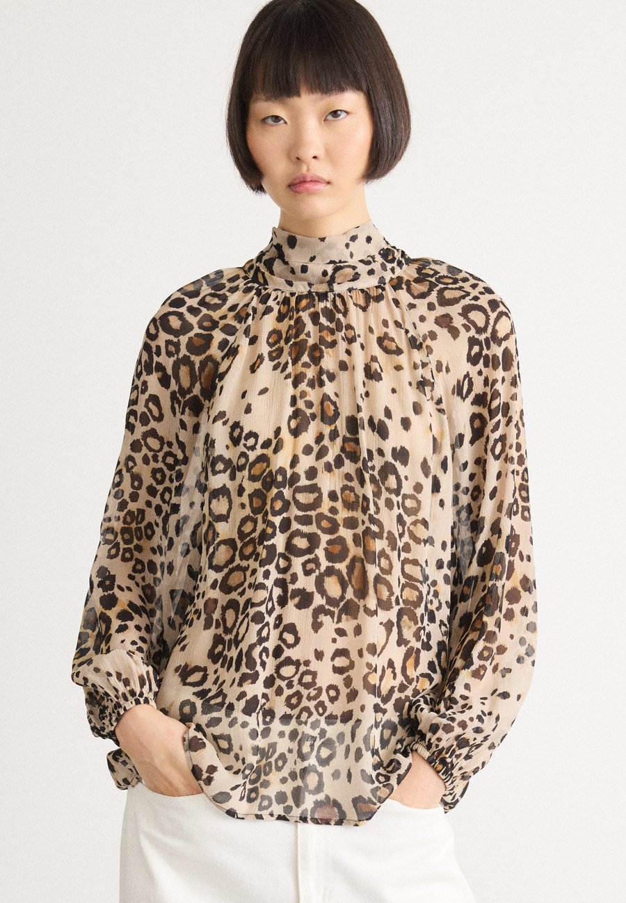 Блуза Marc Cain Blouse, Soft Cappuccino/Multi-Coloured
Блуза Marc Cain Blouse, Soft Cappuccino/Multi-Coloured