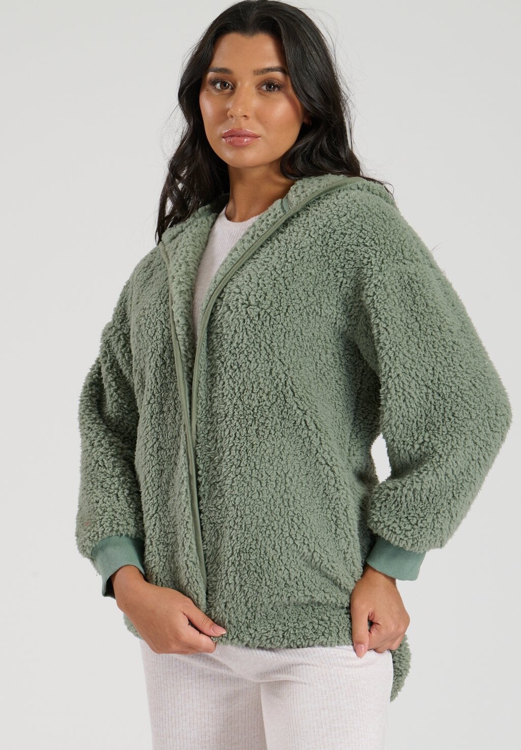 Флисовая куртка BORG HOODED BUTTON Loungeable, зеленый
Флисовая куртка BORG HOODED BUTTON Loungeable, зеленый