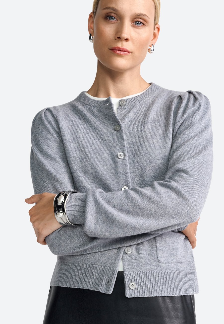 Кардиган Rich & Royal Cardigan, Grey Melangé/Mottled Grey
Кардиган Rich & Royal Cardigan, Grey Melangé/Mottled Grey