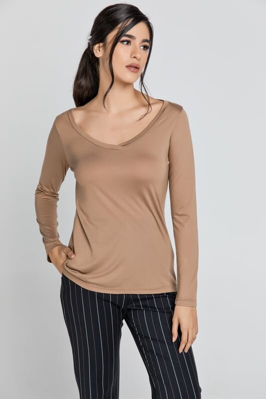 Светло-Коричневый топ с v-образным вырезом Conquista, бежевый
Светло-Коричневый топ с v-образным вырезом Conquista, бежевый