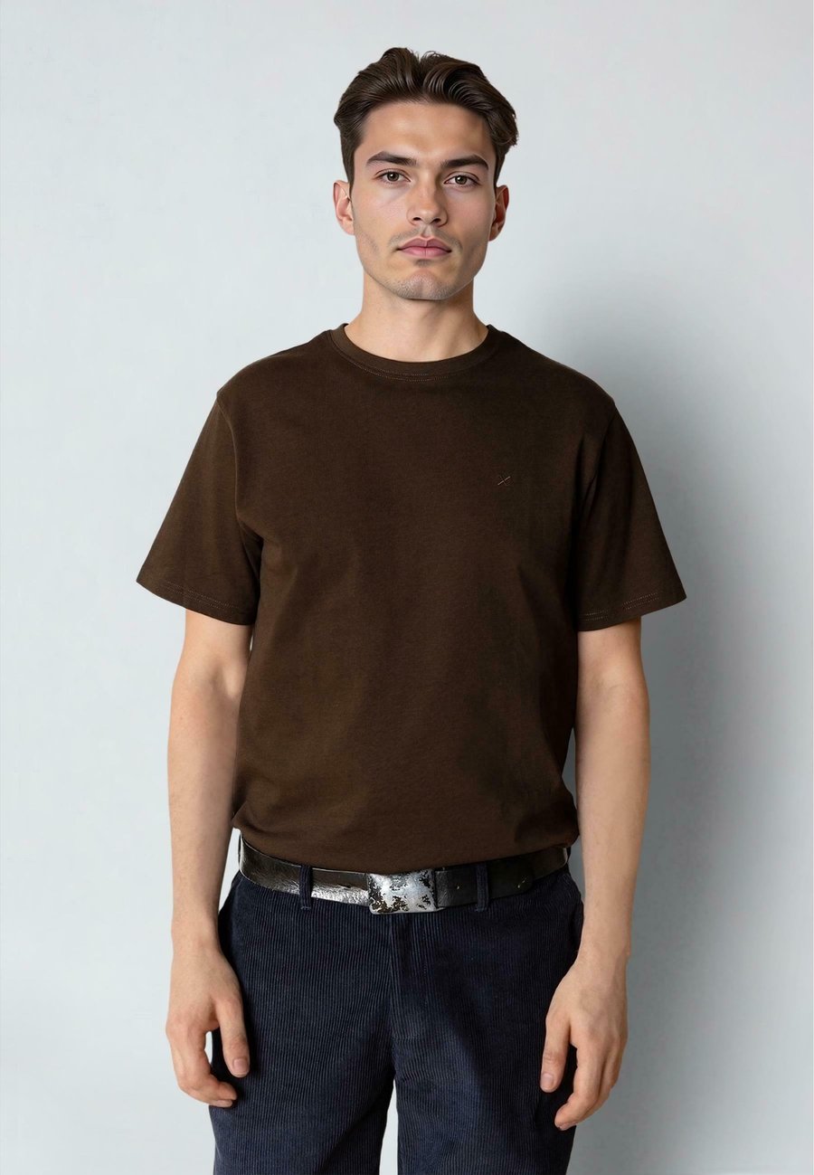 Футболка Clean Cut Copenhagen STABLE, Dark Brown, Коричневый, Футболка Clean Cut Copenhagen STABLE, Dark Brown
Футболка Clean Cut Copenhagen STABLE, Dark Brown, Коричневый, Футболка Clean Cut Copenhagen STABLE, Dark Brown