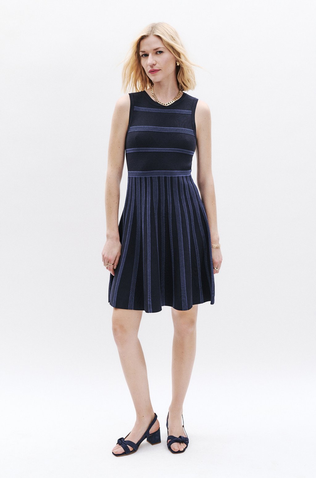 Повседневное платье ELEGANT MODERN RSOLEIL Caroll, синий
Повседневное платье ELEGANT MODERN RSOLEIL Caroll, синий