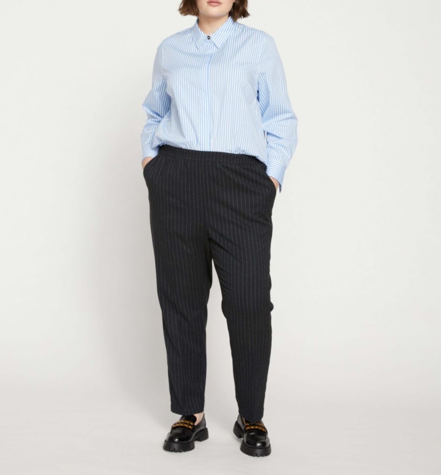 Женские брюки в полоску Universal Standard, Graphite
Женские брюки в полоску Universal Standard, Graphite