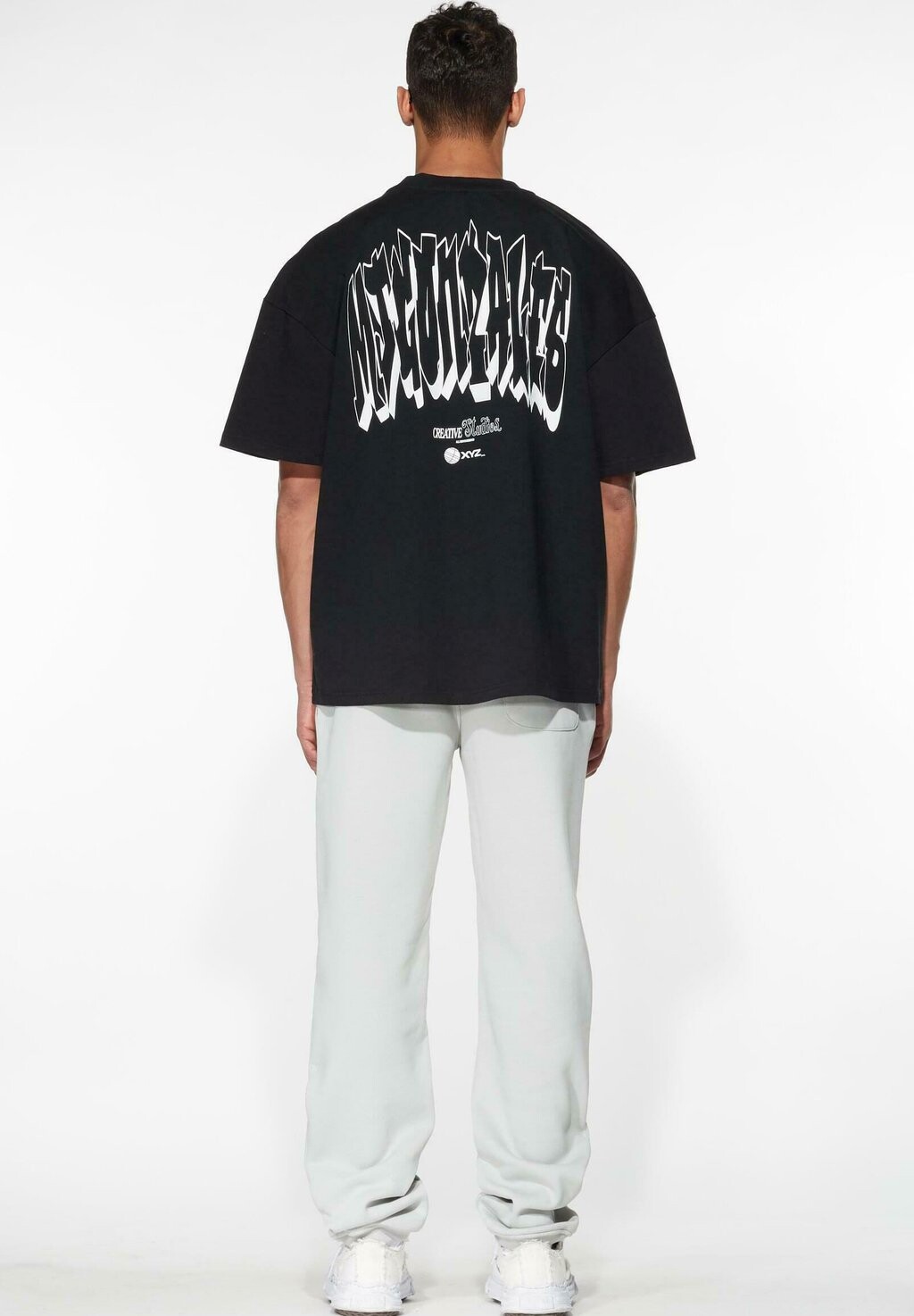 Футболка с принтом Graffiti X Heavy Boxy MJ Gonzales, черный
Футболка с принтом Graffiti X Heavy Boxy MJ Gonzales, черный