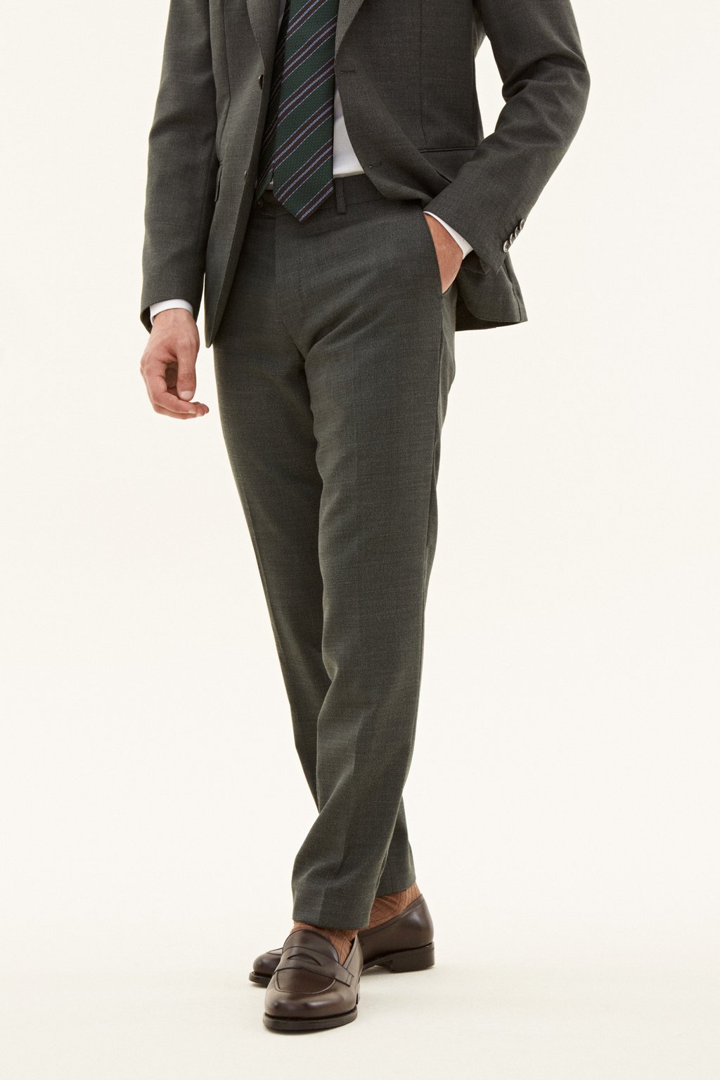 Элегантные брюки DENZ Oscar Jacobson, темно-зеленый
Элегантные брюки DENZ Oscar Jacobson, темно-зеленый