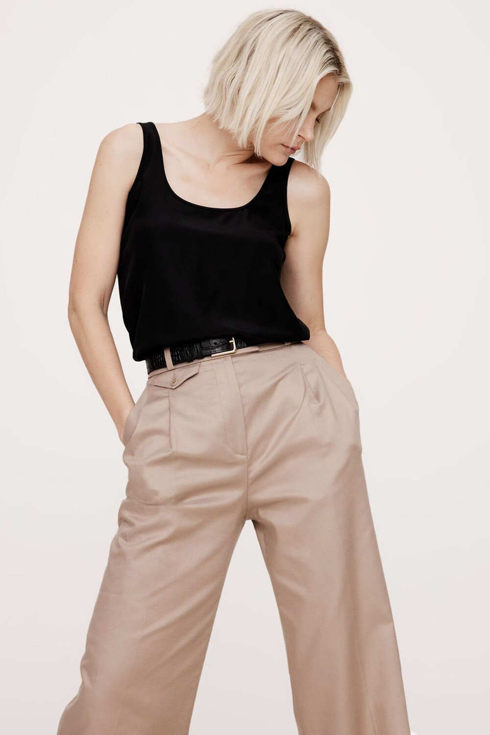 Безрукавка из 100% шелка Banana Republic, черный
Безрукавка из 100% шелка Banana Republic, черный