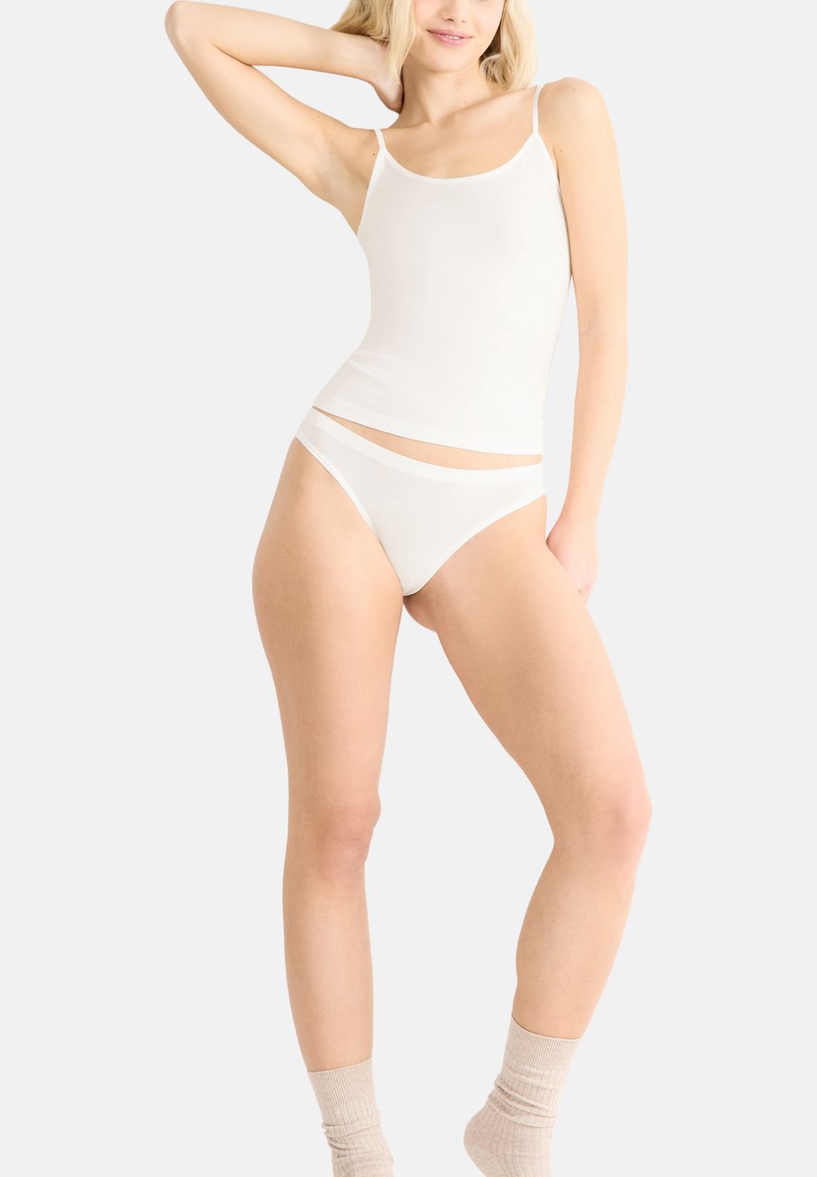 Трусы Sloggi 4ER PACK GO SENSE, Silk White/Off-White
Трусы Sloggi 4ER PACK GO SENSE, Silk White/Off-White