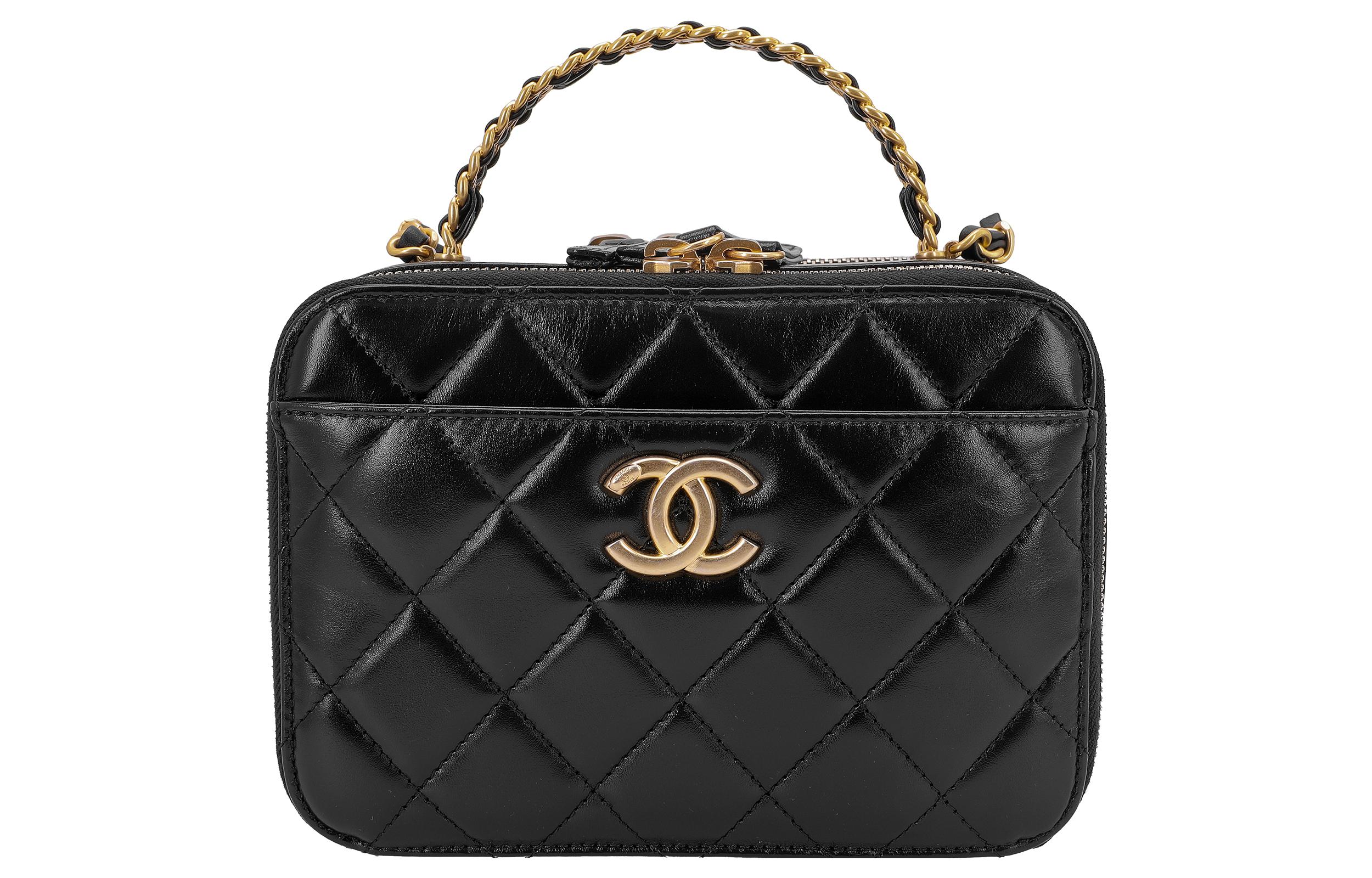 CHANEL Блестящая кожаная коробка-сумка через плечо трансформер косметичка большая женская черная
CHANEL Блестящая кожаная коробка-сумка через плечо трансформер косметичка большая женская черная