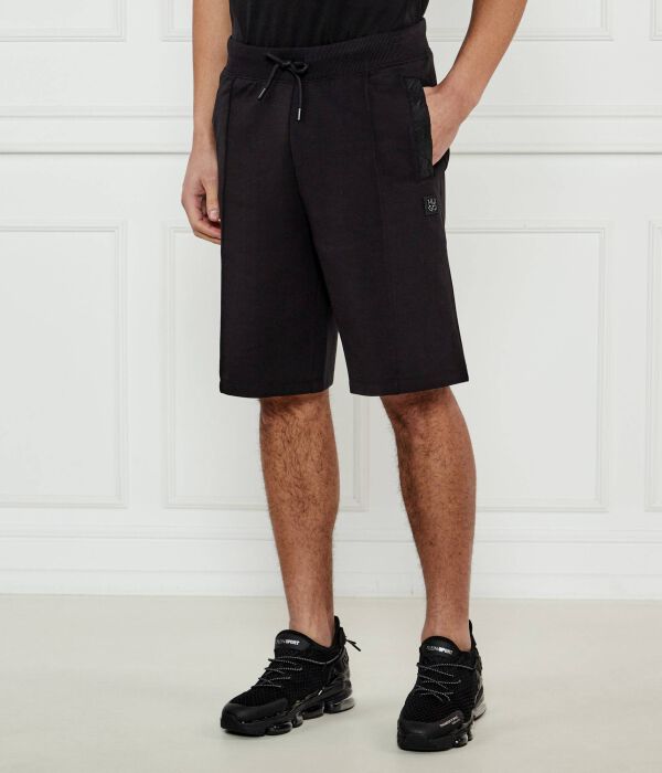 Шорты изношены. Loose fit Hugo, черный
Шорты изношены. Loose fit Hugo, черный