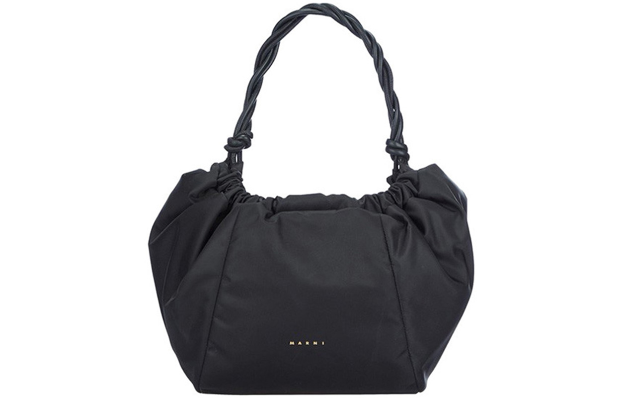 MARNI Женская большая сумка через плечо на магнитной застежке черная
MARNI Женская большая сумка через плечо на магнитной застежке черная