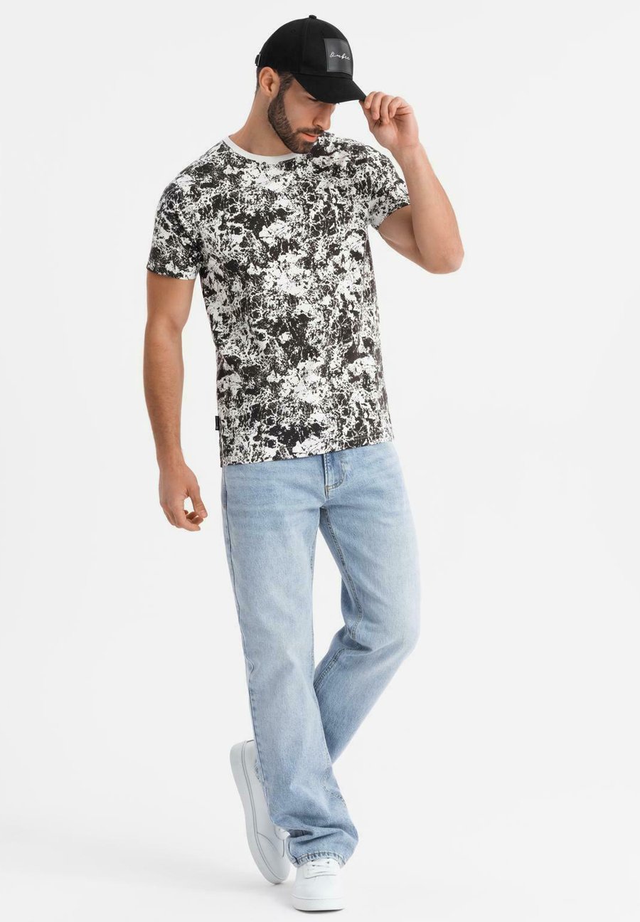 Футболка Ombre SET OF 3 , Cream/Off-White
Футболка Ombre SET OF 3 , Cream/Off-White