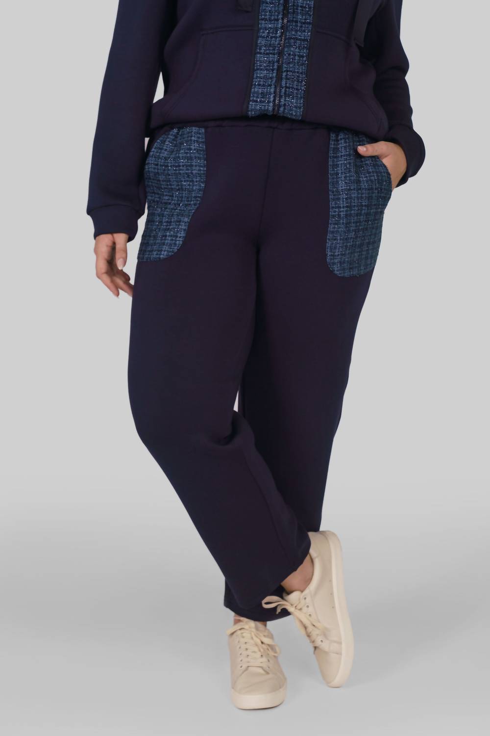 Ферн Френч Твид Скуба Брюки в цвете нави Joh, темно-синий
Ферн Френч Твид Скуба Брюки в цвете нави Joh, темно-синий