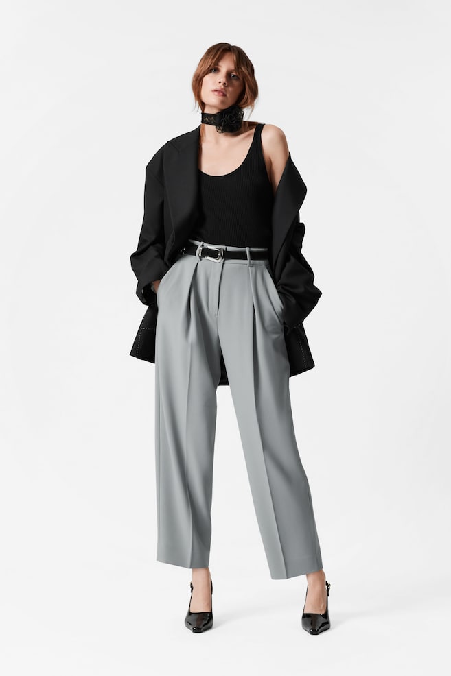 Элегантные зауженные брюки & Other Stories, серый
Элегантные зауженные брюки & Other Stories, серый