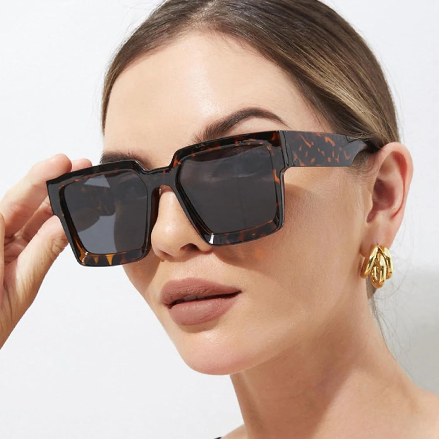 Большие женские солнцезащитные очки, модные, с прозрачным градиентом, защита от УФ-излучения UV400; мужские, трендовые, в стиле панк TVTBBVV, Tea Stripes Tea
Большие женские солнцезащитные очки, модные, с прозрачным градиентом, защита от УФ-излучения UV400; мужские, трендовые, в стиле панк TVTBBVV, Tea Stripes Tea