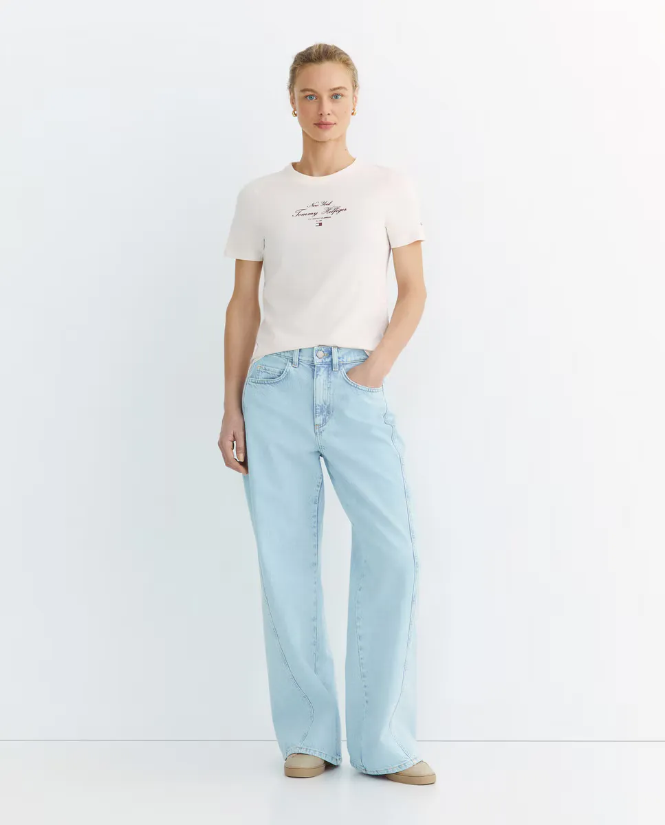 Женская футболка с короткими рукавами, круглым вырезом и логотипом спереди Tommy Hilfiger, белый
Женская футболка с короткими рукавами, круглым вырезом и логотипом спереди Tommy Hilfiger, белый