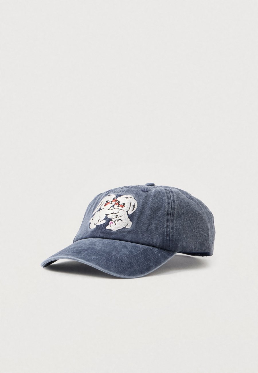 Бейсболка Carne Bollente HARE CARE UNISEX, Navy/Dark Blue
Бейсболка Carne Bollente HARE CARE UNISEX, Navy/Dark Blue