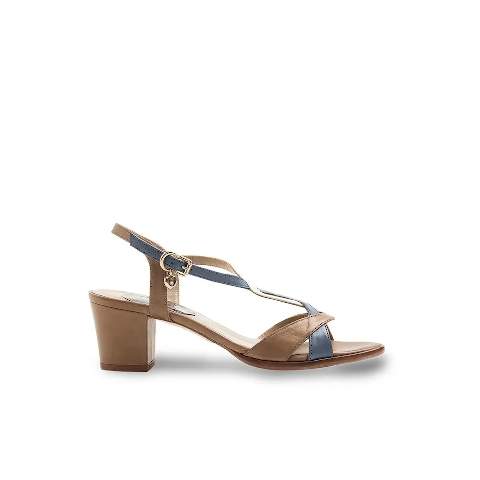 Женские кожаные босоножки на каблуке с коричневыми ремешками Mad Pumps, мультиколор
Женские кожаные босоножки на каблуке с коричневыми ремешками Mad Pumps, мультиколор