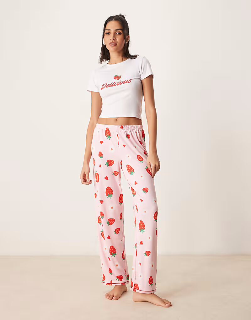 Брюки Urban Threads с клубничным принтом 
Брюки Urban Threads с клубничным принтом