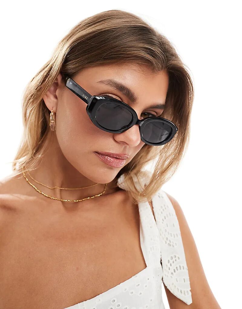 Овальные солнцезащитные очки Aire Affinity черного цвета с дымчатыми линзами
Овальные солнцезащитные очки Aire Affinity черного цвета с дымчатыми линзами