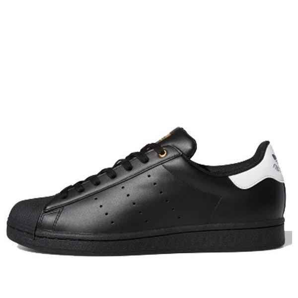 Кроссовки суперзвезда Стэн Смит Adidas, черный
Кроссовки суперзвезда Стэн Смит Adidas, черный