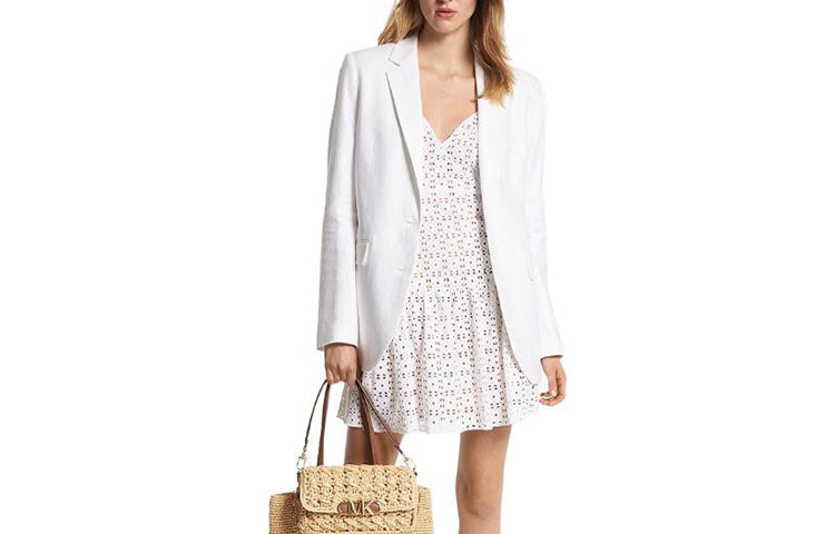 Деловой костюм женский белый Michael Kors
Деловой костюм женский белый Michael Kors