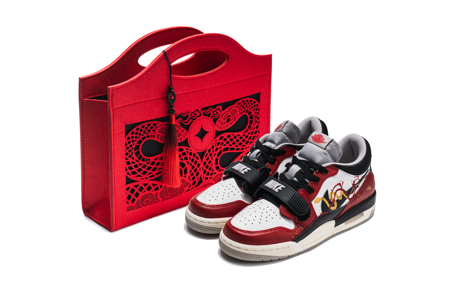 Jordan Legacy 312 низкая амортизация низкие детские баскетбольные кроссовки black red для подростков
Jordan Legacy 312 низкая амортизация низкие детские баскетбольные кроссовки black red для подростков