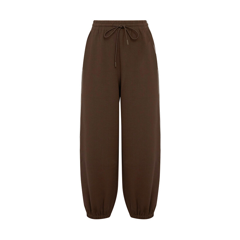 Штаны спортивные Deep Breath в стиле пэчворк, кремово-бежевый
Штаны спортивные Deep Breath в стиле пэчворк, кремово-бежевый