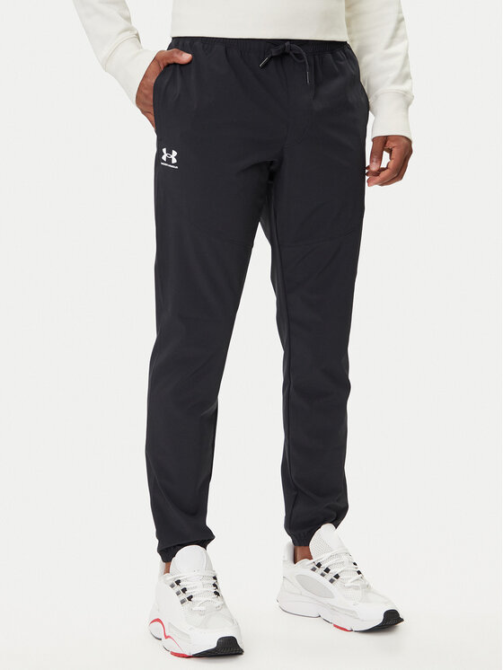 Спортивные брюки regular fit UA Vibe Woven 1386557 Under Armour, черный
Спортивные брюки regular fit UA Vibe Woven 1386557 Under Armour, черный