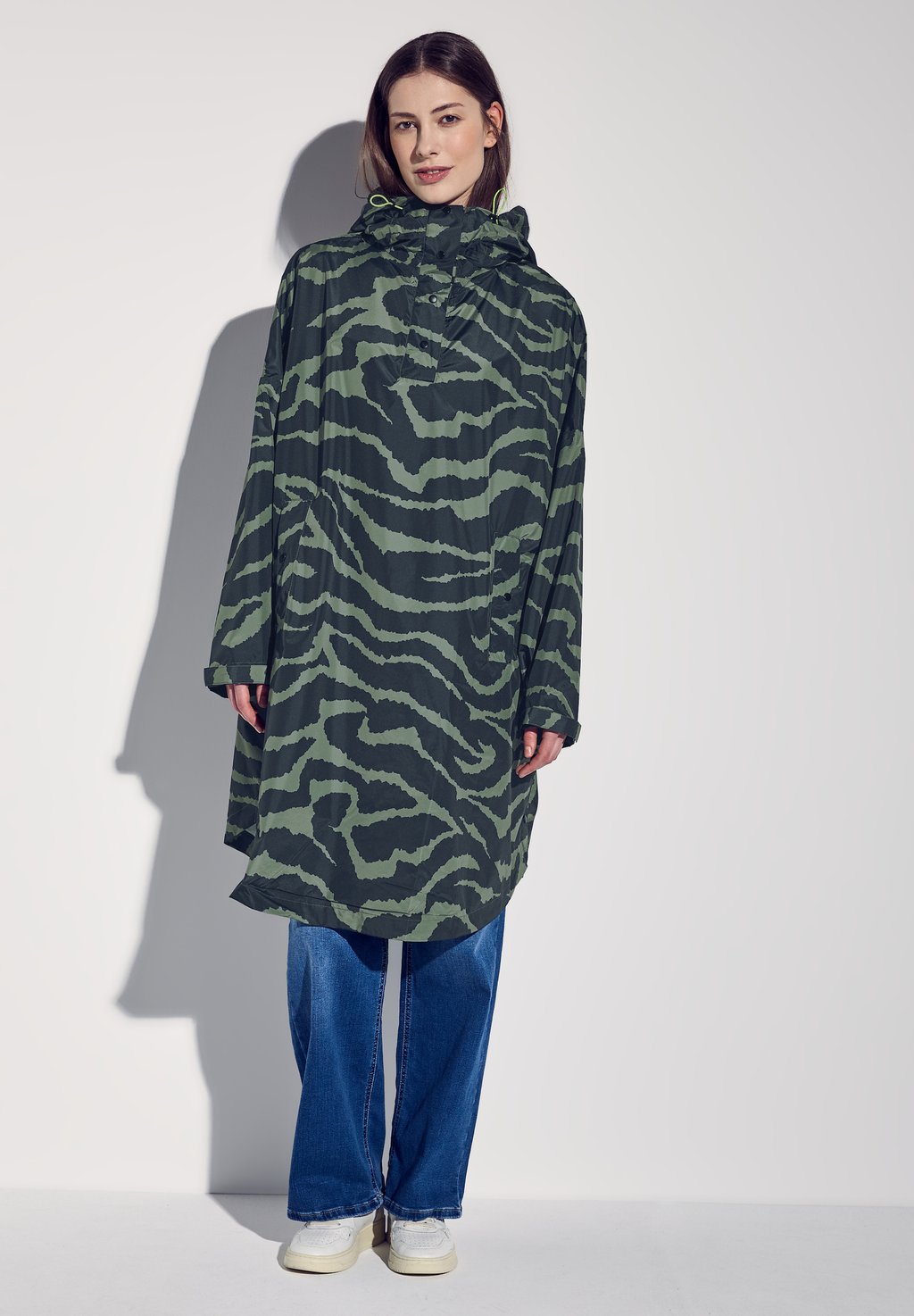 Водонепроницаемая куртка KAPUZEN-PONCHO MIT PRINT Street One, черный
Водонепроницаемая куртка KAPUZEN-PONCHO MIT PRINT Street One, черный