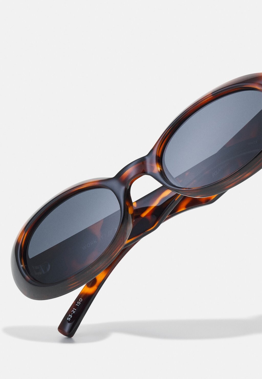 Солнцезащитные очки Work It Unisex Le Specs, тёмно-тортовые
Солнцезащитные очки Work It Unisex Le Specs, тёмно-тортовые