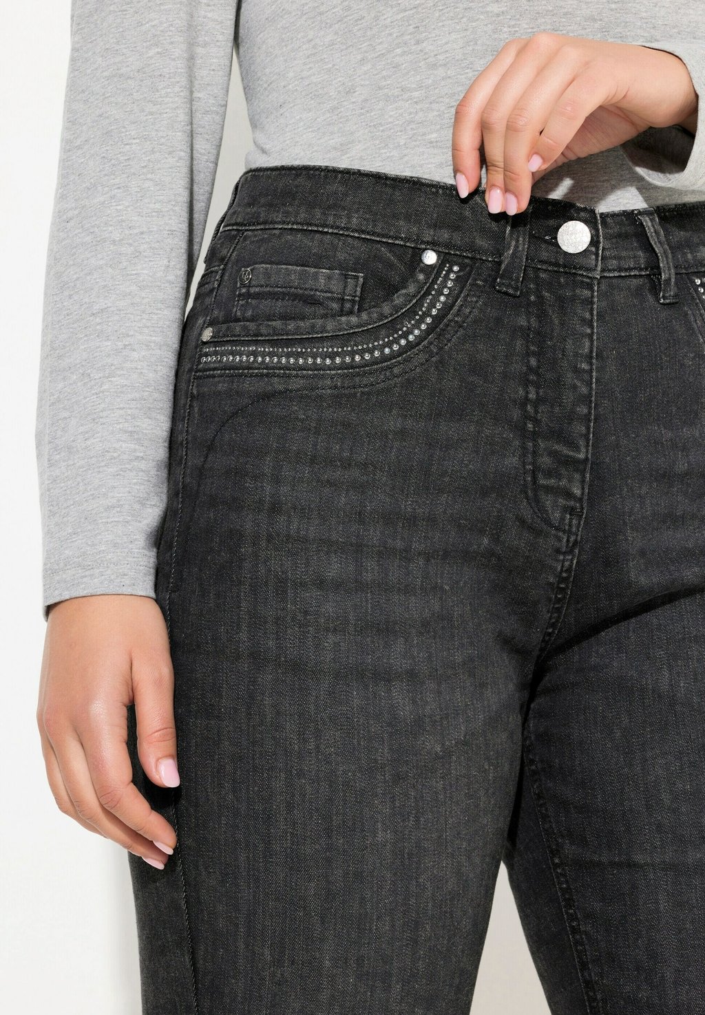 Джинсы облегающего кроя RIVET DETAIL MOM Ulla Popken, темно-серый
Джинсы облегающего кроя RIVET DETAIL MOM Ulla Popken, темно-серый