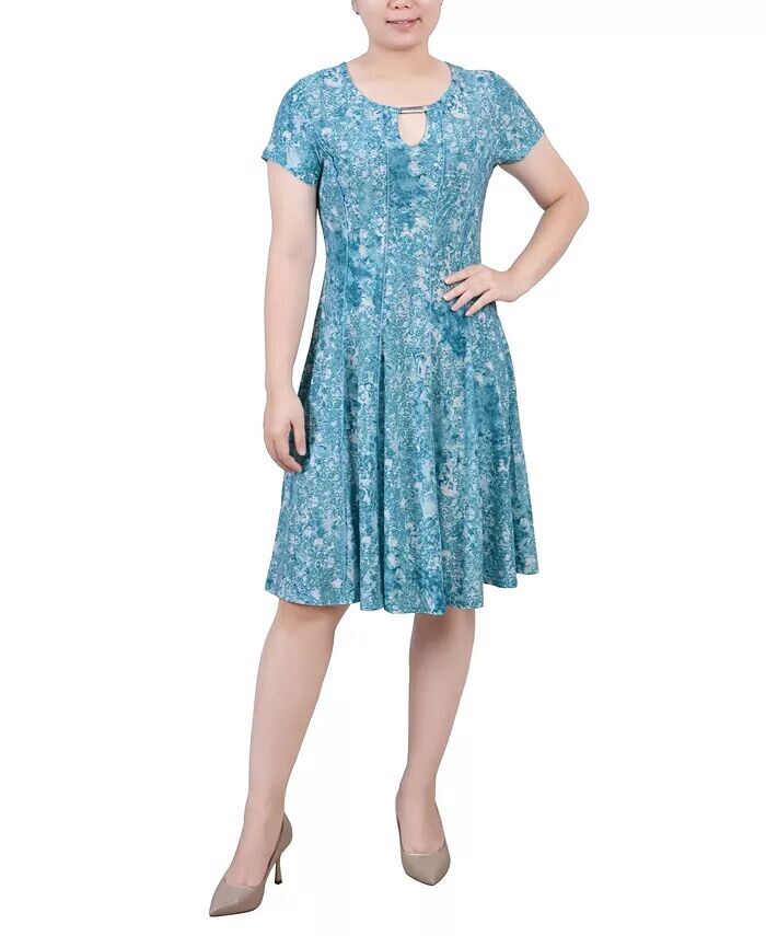 Женское жаккардовое платье с короткими рукавами и швами NY Collection, мультиколор
Женское жаккардовое платье с короткими рукавами и швами NY Collection, мультиколор