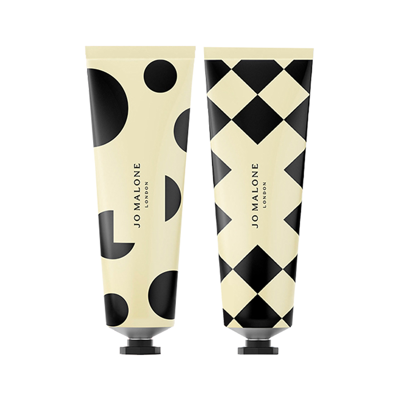 ZUMALONG увлажняющий крем для рук с ароматом колокольчика, шалфея и морской соли Jo Malone London
ZUMALONG увлажняющий крем для рук с ароматом колокольчика, шалфея и морской соли Jo Malone London