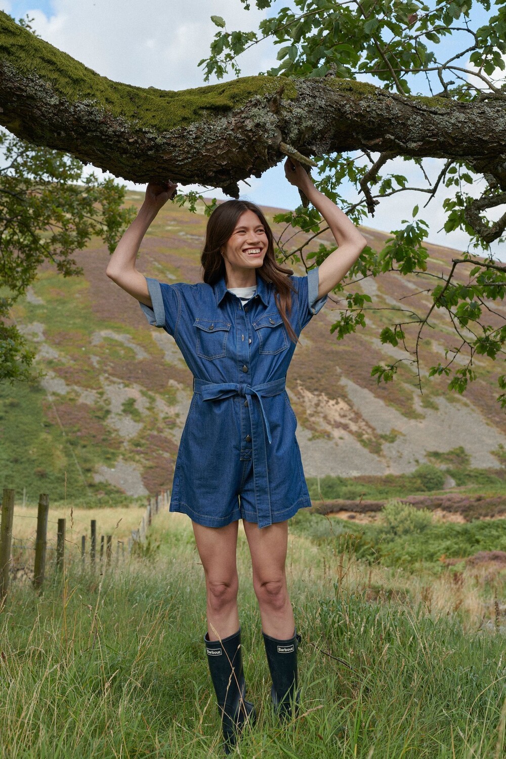 Джинсовый комбинезон Evelyn из 100% хлопка Barbour, синий
Джинсовый комбинезон Evelyn из 100% хлопка Barbour, синий