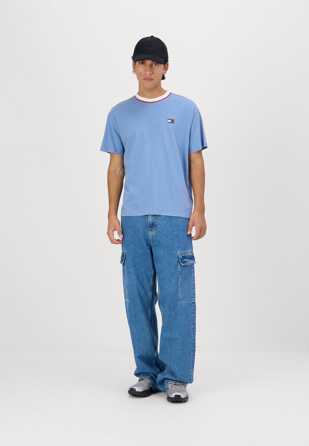 Базовая футболка RINGER BADGE TEE Tommy Jeans, черный
Базовая футболка RINGER BADGE TEE Tommy Jeans, черный