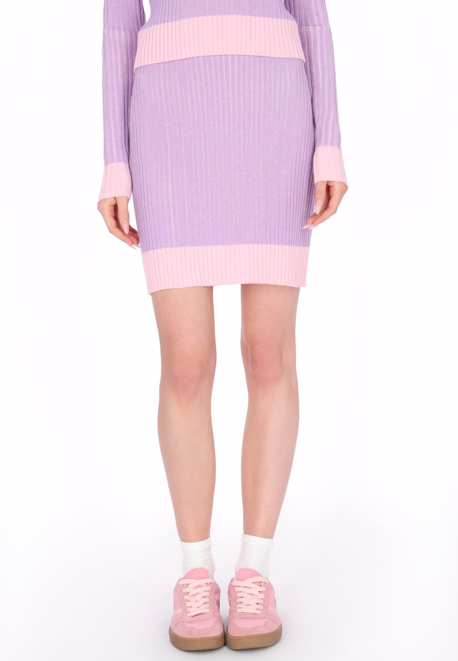 Юбка myMo Pencil skirt, Lilac Rose/Lilac
Юбка myMo Pencil skirt, Lilac Rose/Lilac