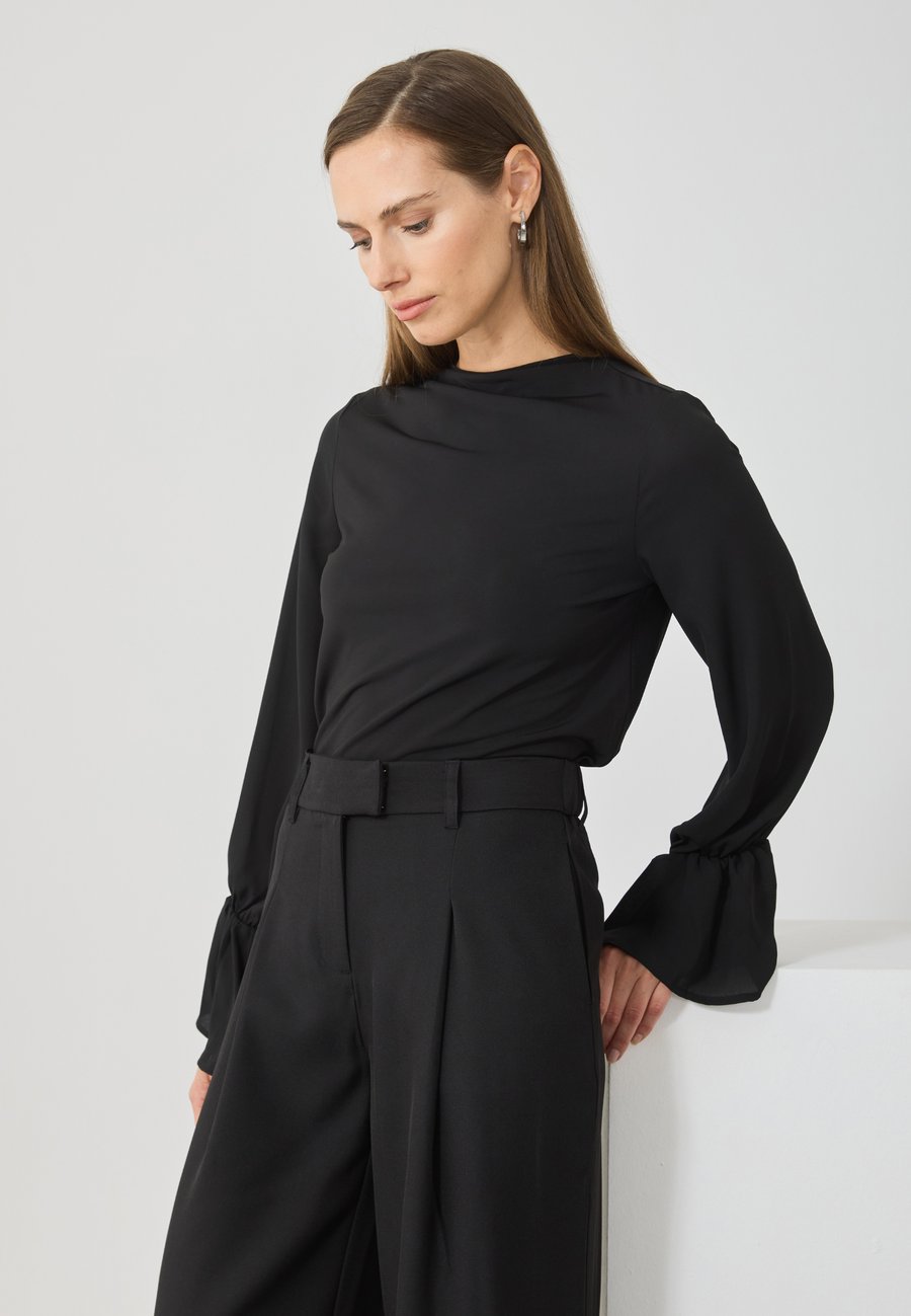 Блуза Anna Field CHIFFON BLOUSE, Black
Блуза Anna Field CHIFFON BLOUSE, Black