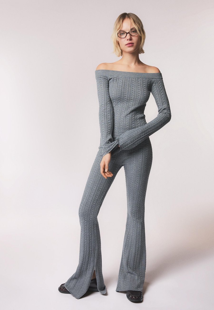 Брюки Bershka Trousers, Grey
Брюки Bershka Trousers, Grey