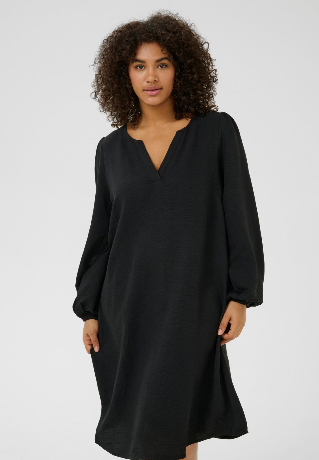Повседневное платье NIKI SOLID Kaffe Curve, черный
Повседневное платье NIKI SOLID Kaffe Curve, черный