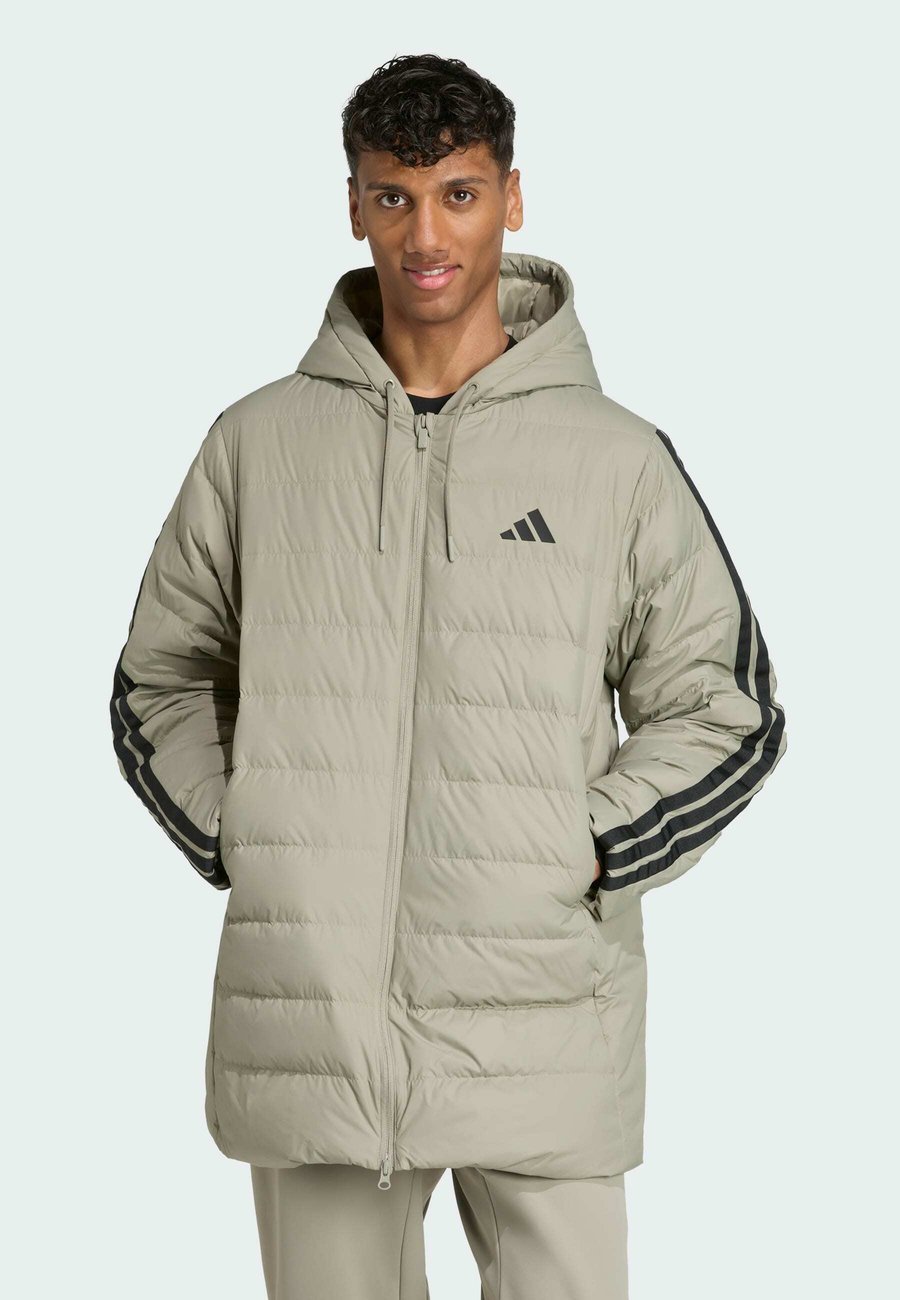 Куртка Adidas Sportswear ESSENTIALS CLIMAWARM 3 STRIPES HOODED , Silver Pebble/Stone
Куртка Adidas Sportswear ESSENTIALS CLIMAWARM 3 STRIPES HOODED , Silver Pebble/Stone