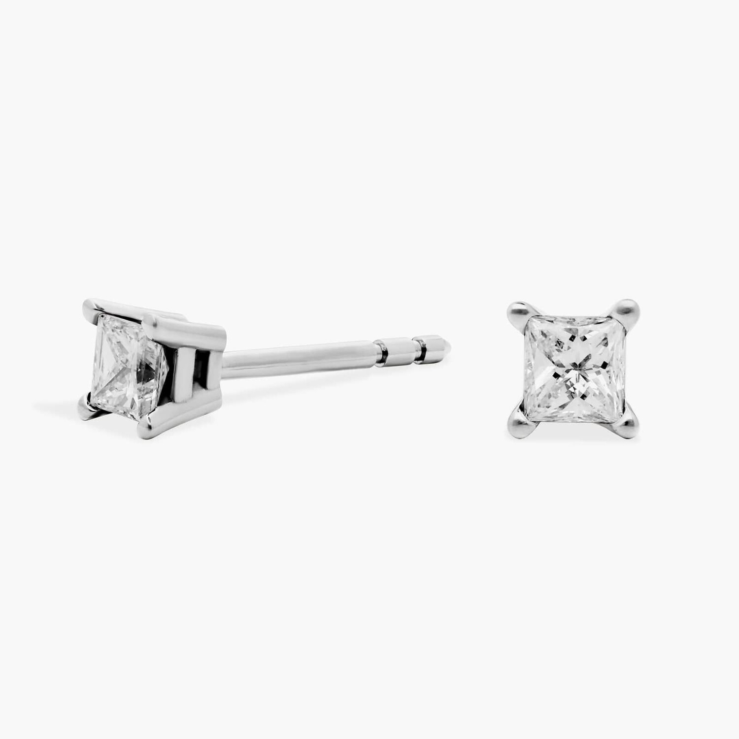 Серьги-гвоздики с бриллиантами огранки «принцесса» из платины (1/4 карата, два тона — HI / SI1-SI2) Blue Nile
Серьги-гвоздики с бриллиантами огранки «принцесса» из платины (1/4 карата, два тона — HI / SI1-SI2) Blue Nile