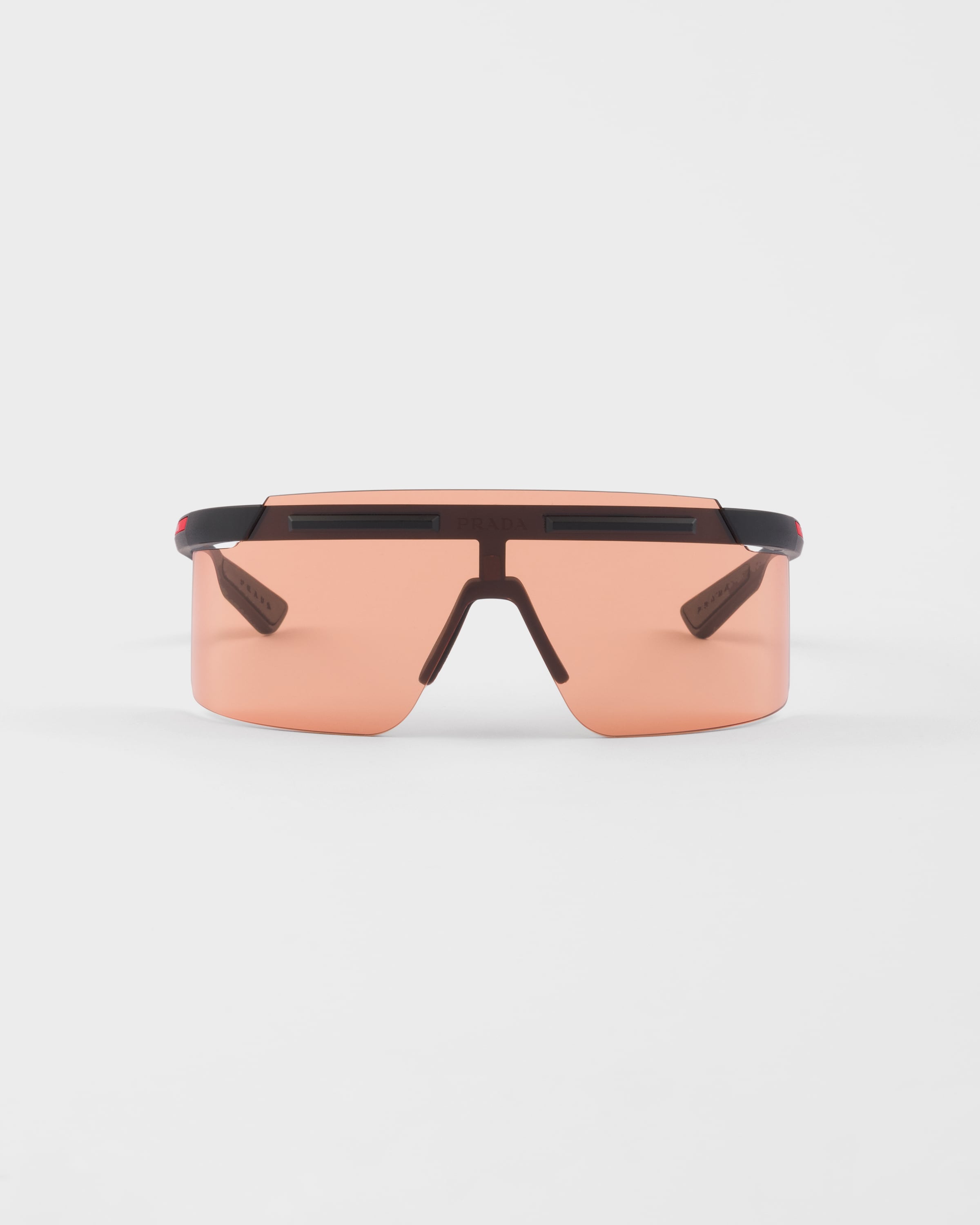 Солнцезащитные очки Prada Linea Rossa Active Prada, био-апельсиновые линзы mapo
Солнцезащитные очки Prada Linea Rossa Active Prada, био-апельсиновые линзы mapo