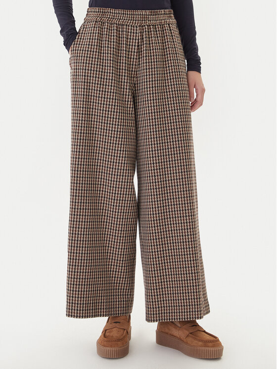 Брюки wide leg Ebe 2525136052 Weekend Max Mara, бежевый
Брюки wide leg Ebe 2525136052 Weekend Max Mara, бежевый