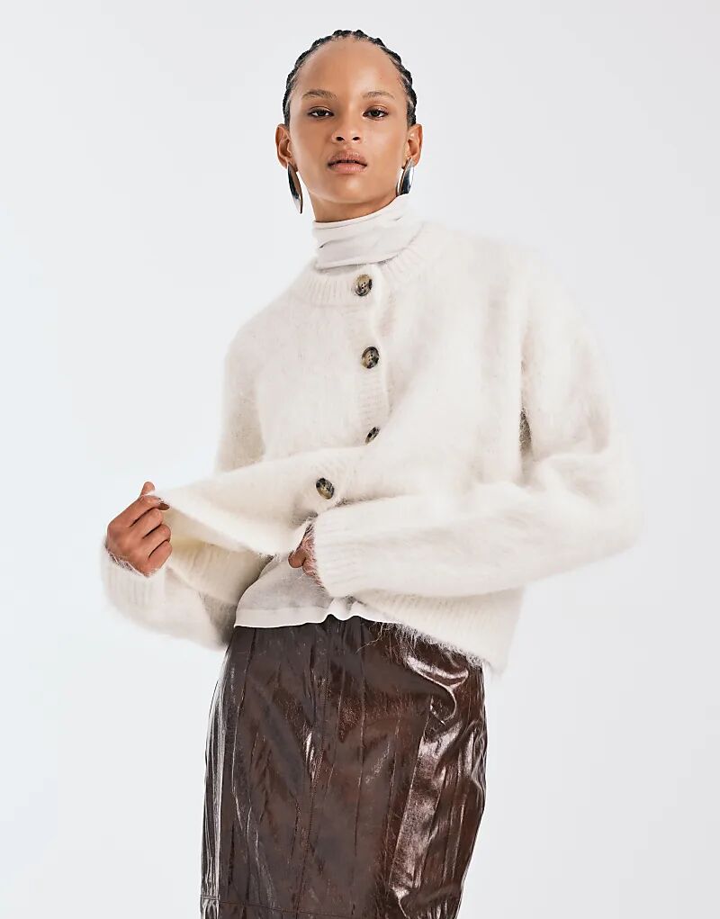 Кардиган ASOS DESIGN из толстой пряжи премиум-альпаки кремового цвета
Кардиган ASOS DESIGN из толстой пряжи премиум-альпаки кремового цвета