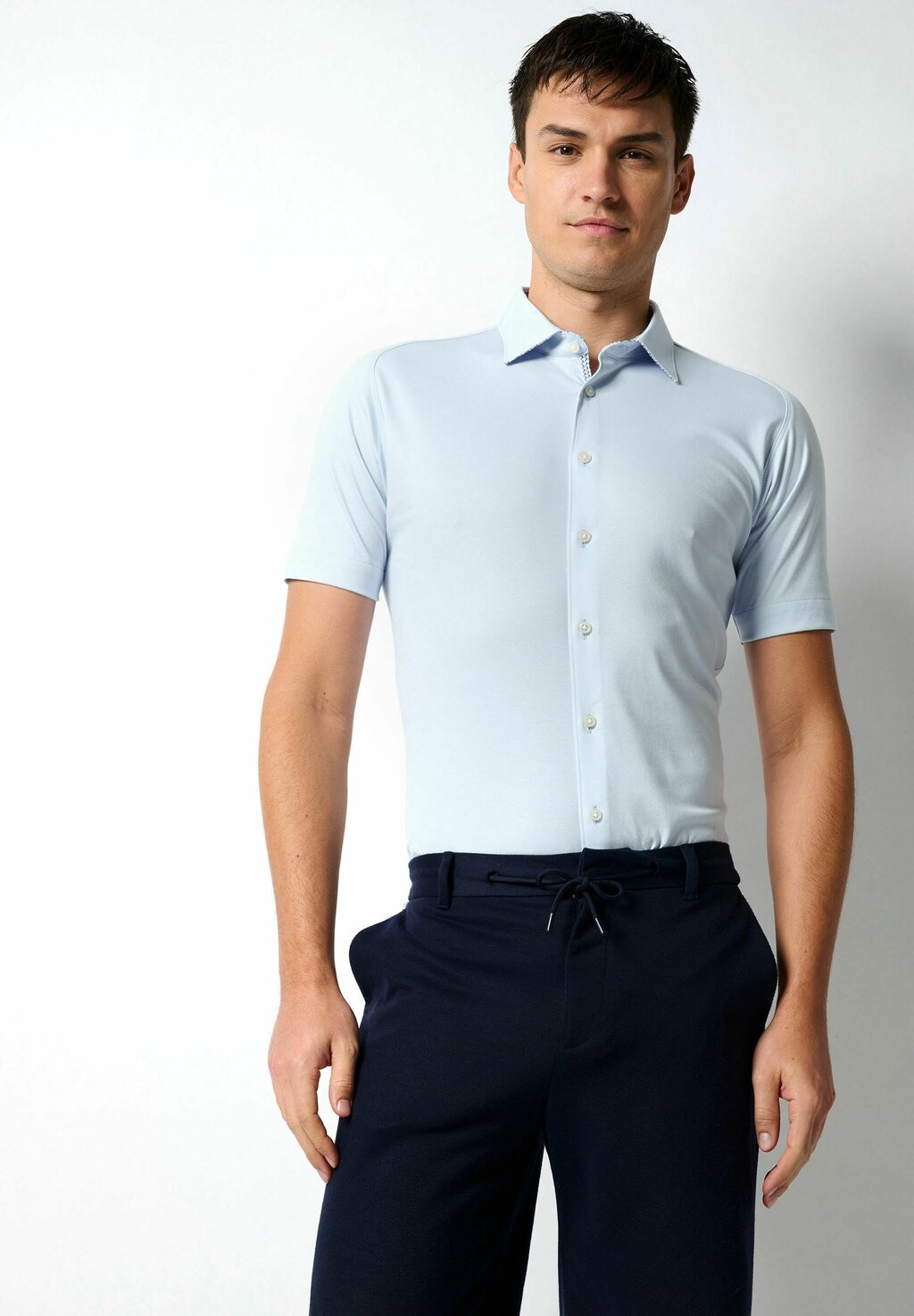 Официальная рубашка DESOTO, светло-голубой
Официальная рубашка DESOTO, светло-голубой